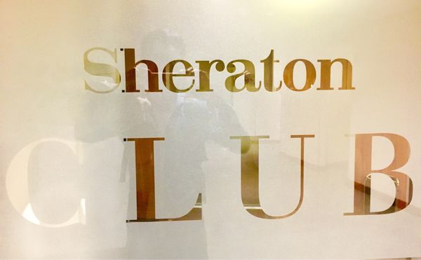 イギリス(英国)・ロンドン「NRT ✈︎ HKG ✈︎ LHR ⛐ LGW ✈︎ DBV ⛐ SPU ✈︎ FRA ✈︎ HKG ✈︎ NRT」の写真：フランクフルト空港で一泊、翌日の香港便の...