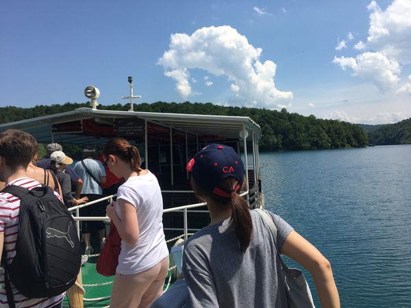 イギリス(英国)・ロンドン「NRT ✈︎ HKG ✈︎ LHR ⛐ LGW ✈︎ DBV ⛐ SPU ✈︎ FRA ✈︎ HKG ✈︎ NRT」の写真：帰路はボートで向かいます