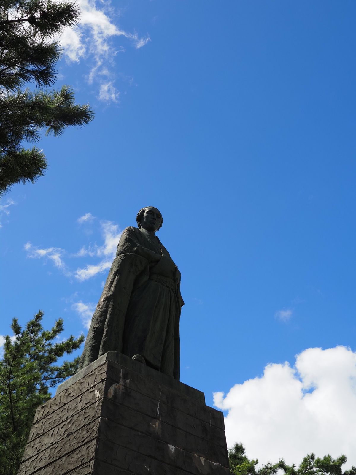 坂本龍馬像
思ったよりかなり大きかった！