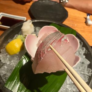 この旅行で食べたもの。
ほぼ魚。
かつおのたたき。
縞鯵。
かつおのおさし...