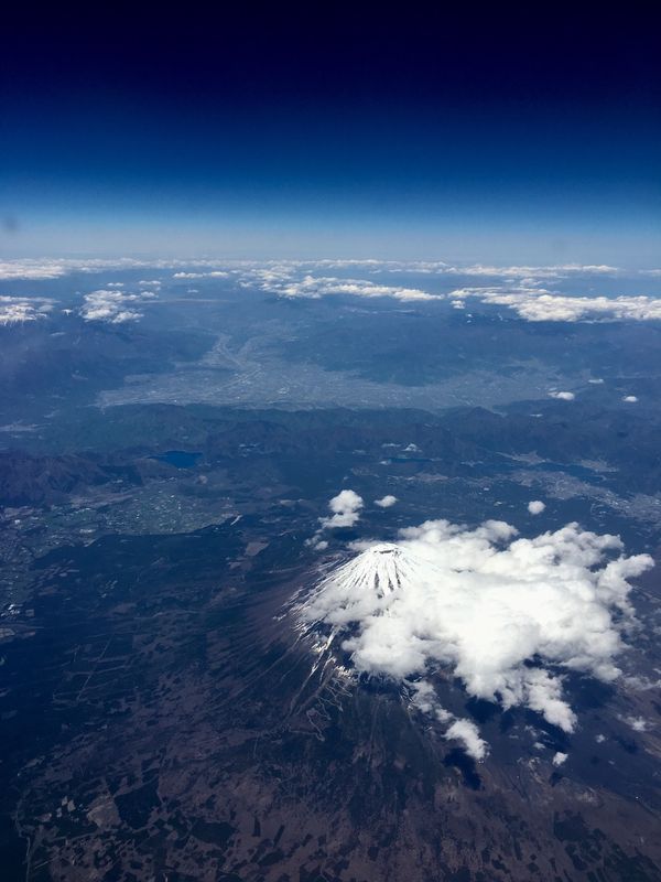 香港・跑馬地 Happy Valley「NRT ✈︎ HKG ✈︎ HKG」の写真：2017年3度目の香港。

久々に機内か...