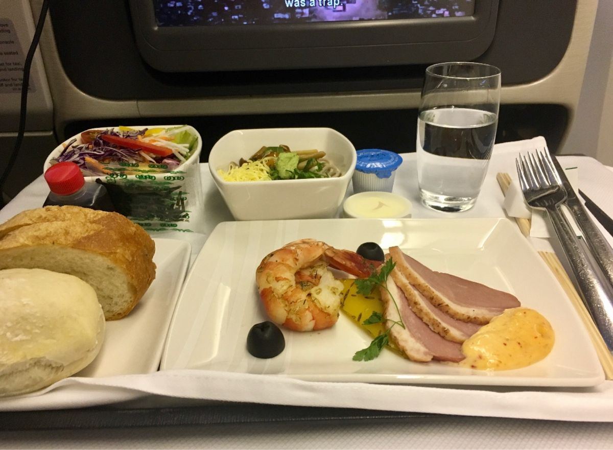 2017年3度目の香港。

久々に機内から富士山を見た。