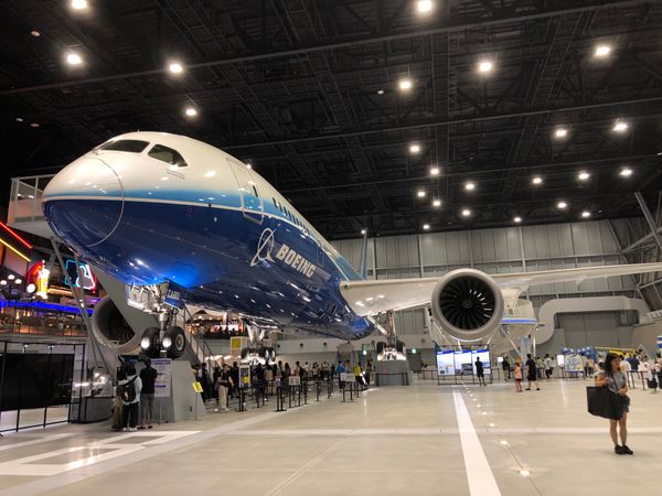 日本・セントレア「七夕スカイランタン」の写真：Boeing号！！
近いっ！