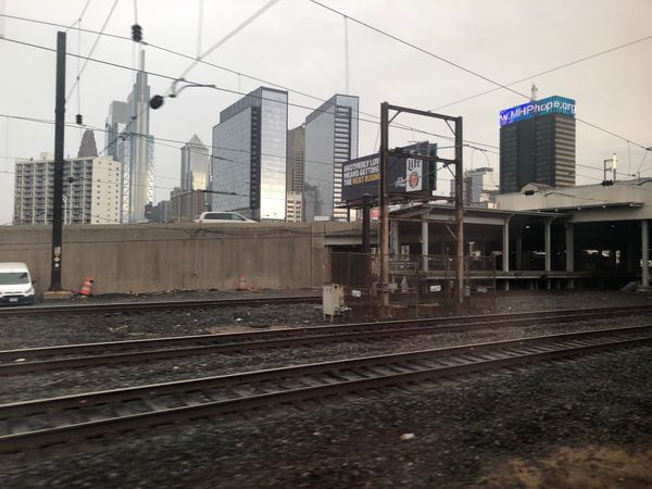 アメリカ(米国)・ニューヨーク「2022.04 ORD.MIA.JFK」の写真：マイアミから30時間余り
近郊列車が増え...