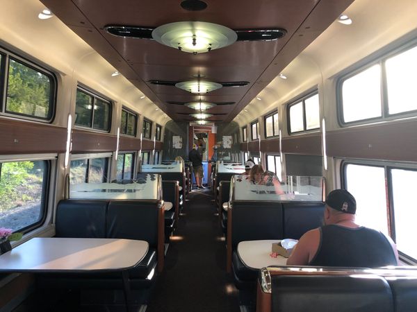 アメリカ(米国)・ニューヨーク「2022.04 ORD.MIA.JFK」の写真：朝ごはんは食堂車で食べました♪