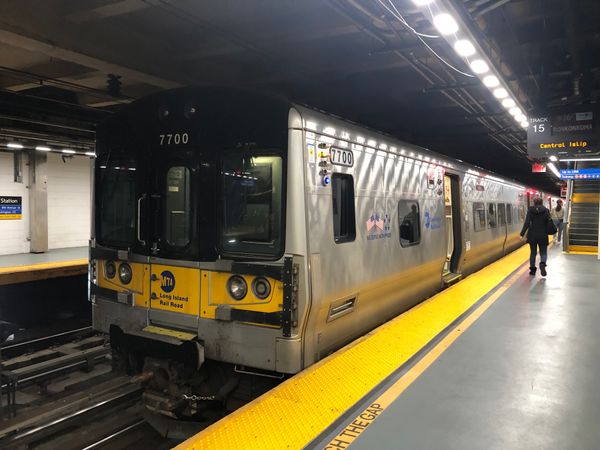 アメリカ(米国)・ニューヨーク「2022.04 ORD.MIA.JFK」の写真：長島線に乗ってジャマイカで乗り換え