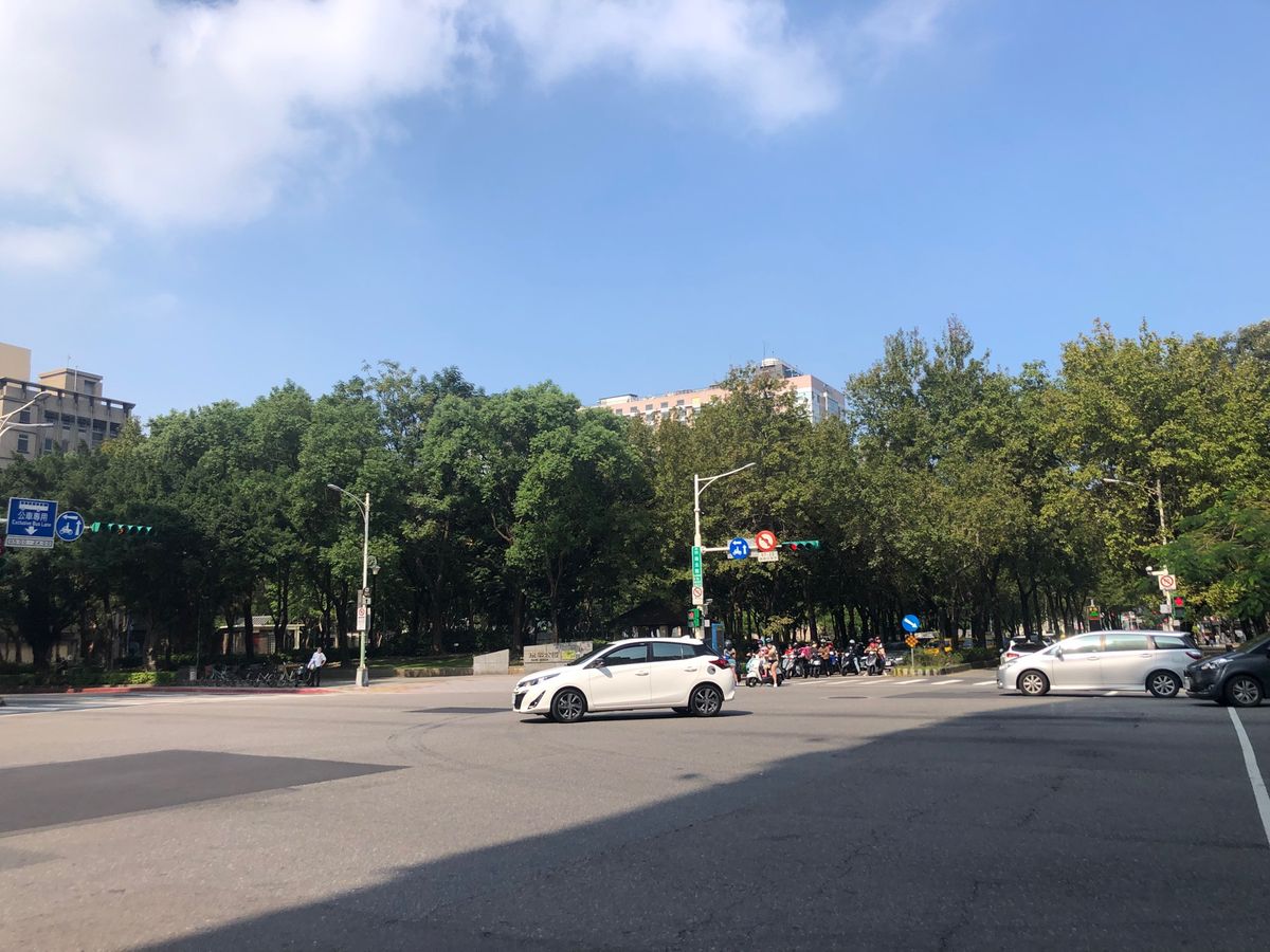 久しぶりの台北
2年半ぶりに帰ってきました

ホテルに荷物を預けて街へ