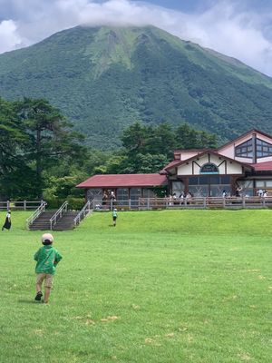 ホテル着いてから突然の雷雨。
子供は怖がっていたけど、雨が上がりに虹🌈が