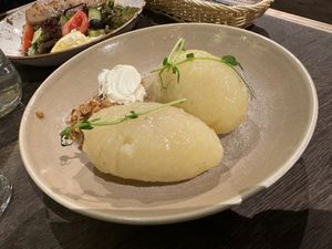 リトアニアレストラン「Etno Dvaras」
ツェペリナイ
サーモンサラ...
