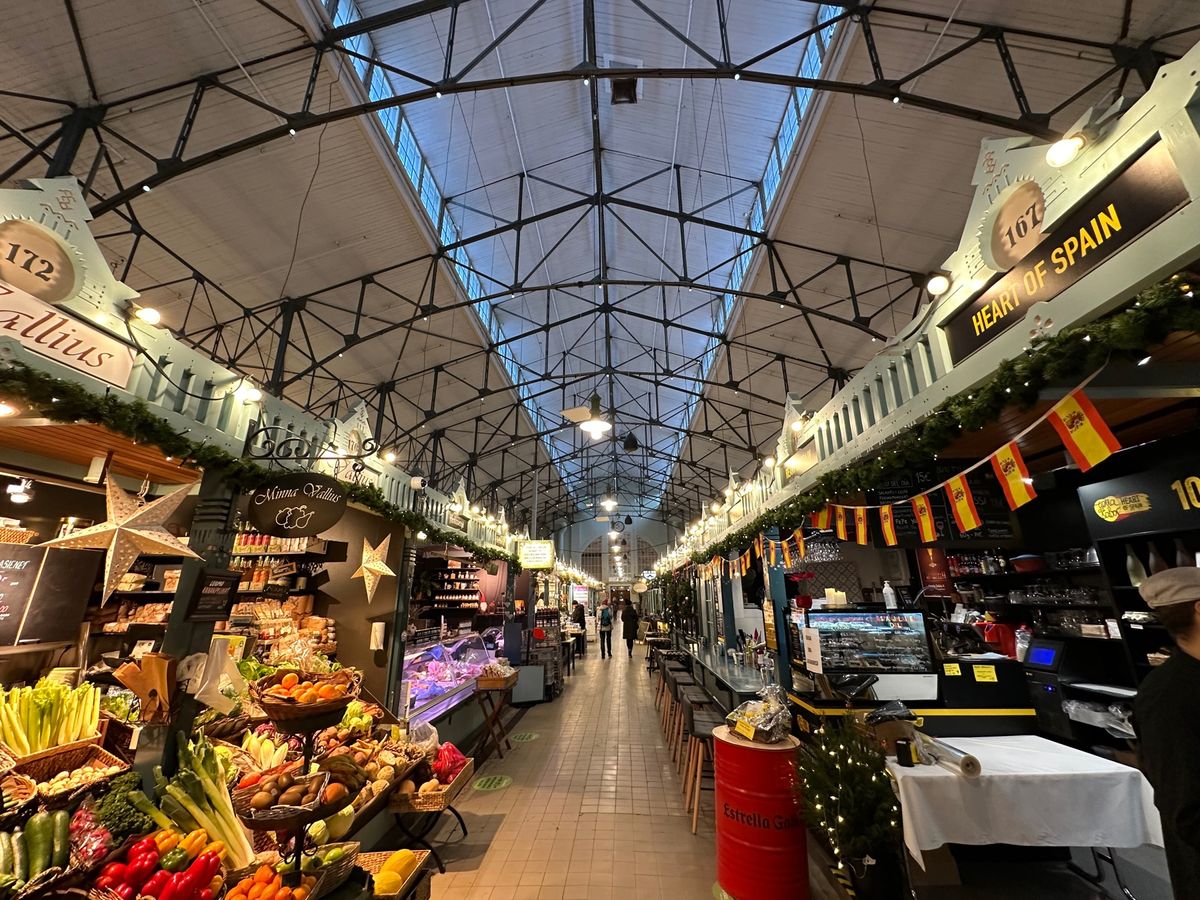 1/2
タンペレ観光　マーケットと教会
ヘルシンキから1.5h