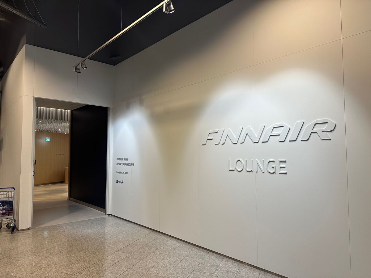 1/3
1.5h遅れ
FINNAIRラウンジでゆっくり