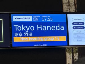 1/3
1.5h遅れ
FINNAIRラウンジでゆっくり