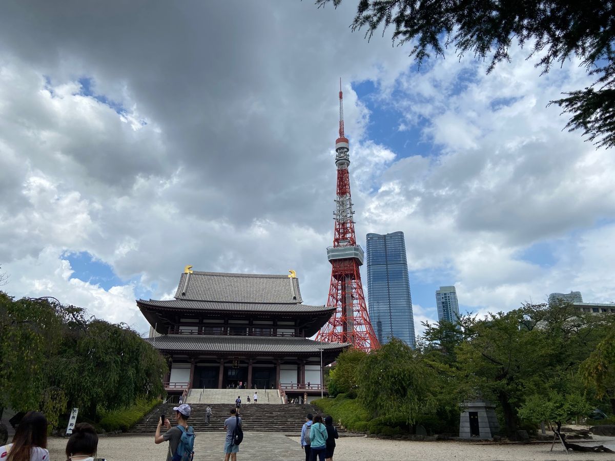 ゴジラが迫力がありとてもよかった！
羽田神社では飛行機の絵が書いてあり、と...