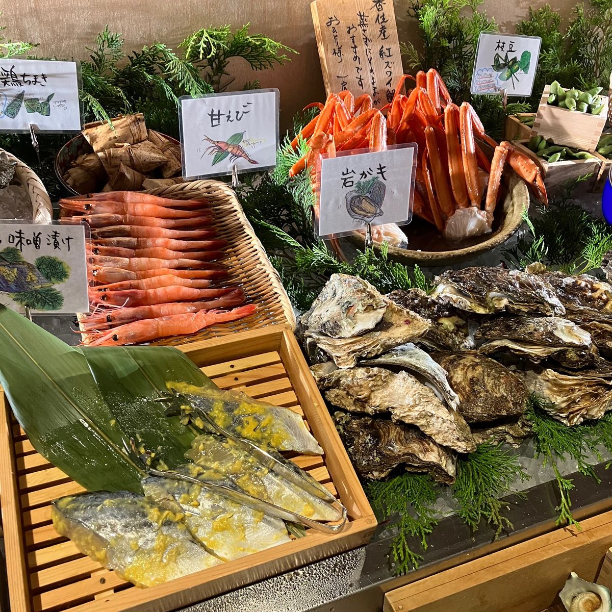 宿でのごはん。
但馬牛のひつまぶし。
好きな食材を選んでの極楽蒸し。
蟹も...