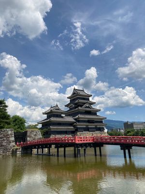 松本城🏯
黒城で美しい。
階段が急で大変！！