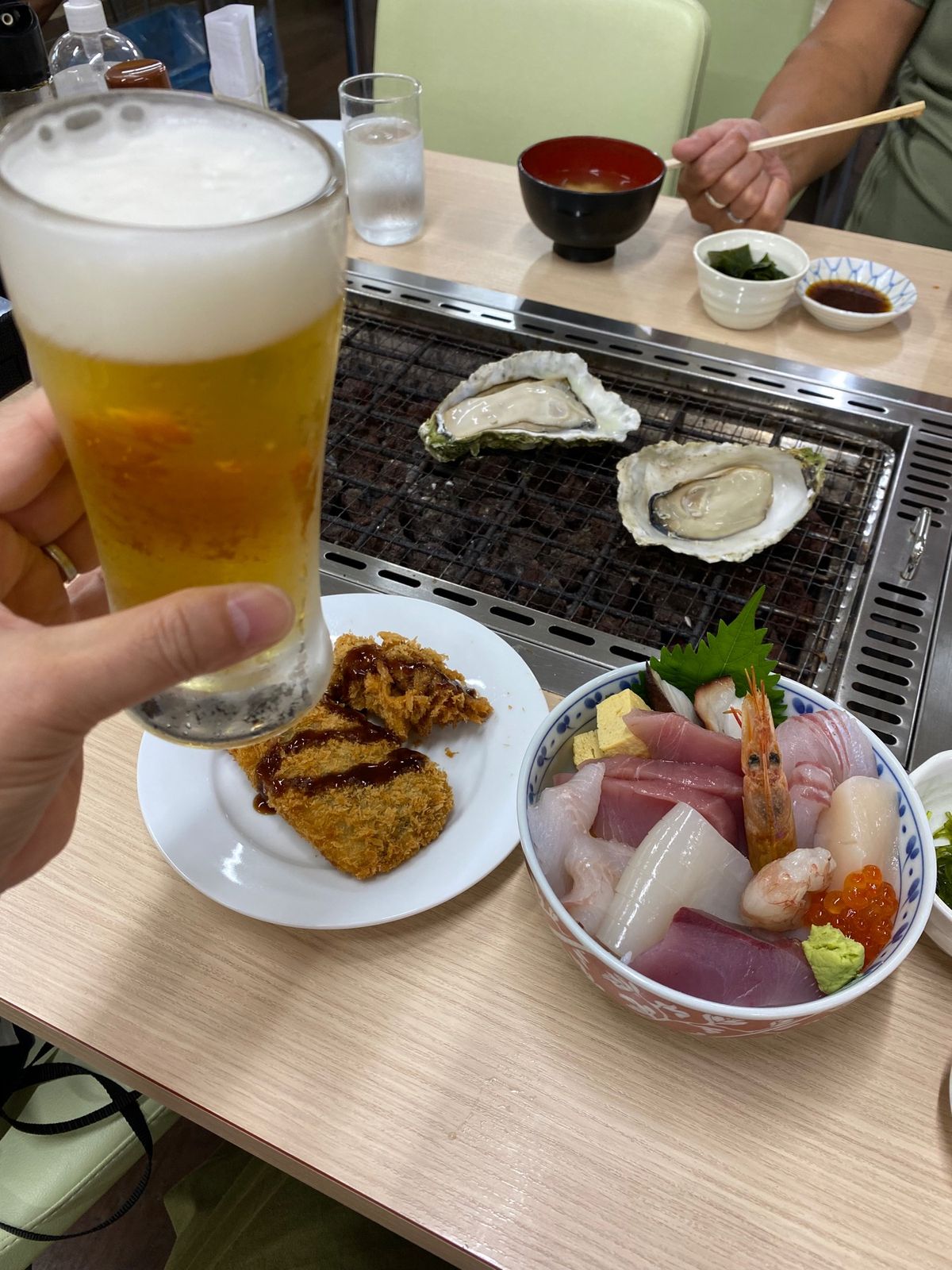 三陸道北上し海鮮食べたくて大船渡漁港側へ。
名前もステキ💓
海の幸おふるま...