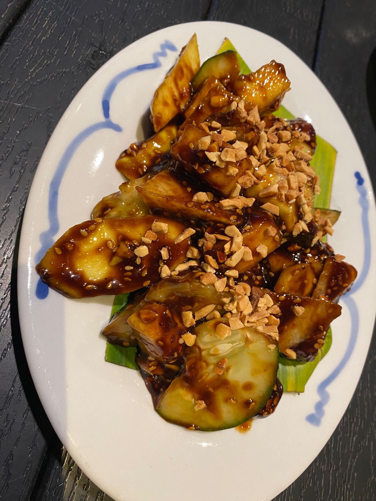 食事はスパイシーで美味
お酒は高いけど