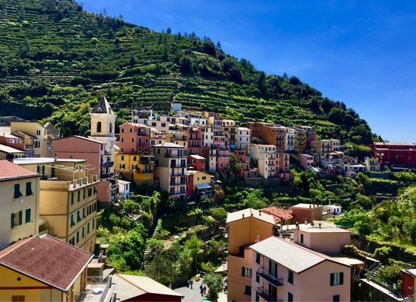 香港・跑馬地 Happy Valley「NRT ✈︎ HKG ✈︎ CDG ✈︎ GOA 🚇 Monterosso 🚇 Milano ✈︎ HKG」の写真：マナローラの丘の上から