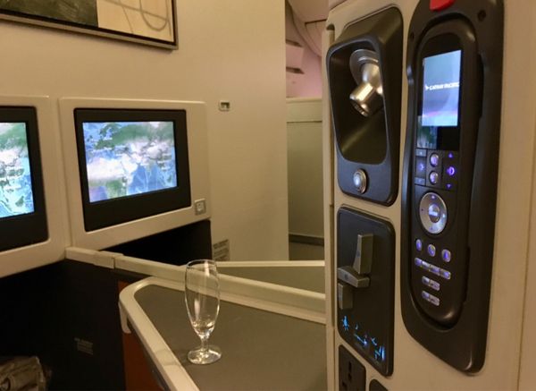 香港・跑馬地 Happy Valley「NRT ✈︎ HKG ✈︎ CDG ✈︎ GOA 🚇 Monterosso 🚇 Milano ✈︎ HKG」の写真：2年ぶりのパリ。

香港でカナダ人妻と落...