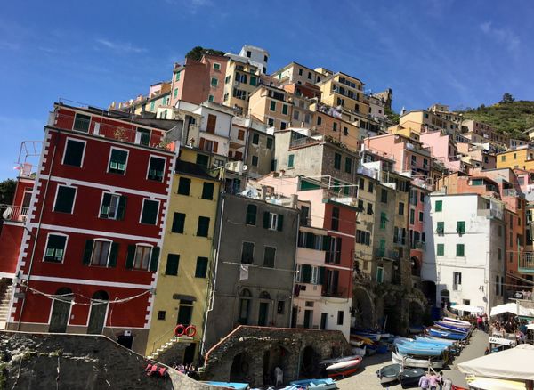 香港・跑馬地 Happy Valley「NRT ✈︎ HKG ✈︎ CDG ✈︎ GOA 🚇 Monterosso 🚇 Milano ✈︎ HKG」の写真：リオマッジョーレに到着