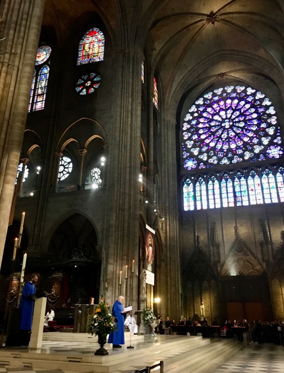 ノートルダム大聖堂。

丁度ミサを拝見出来た。
1919年の火事で消失の前...