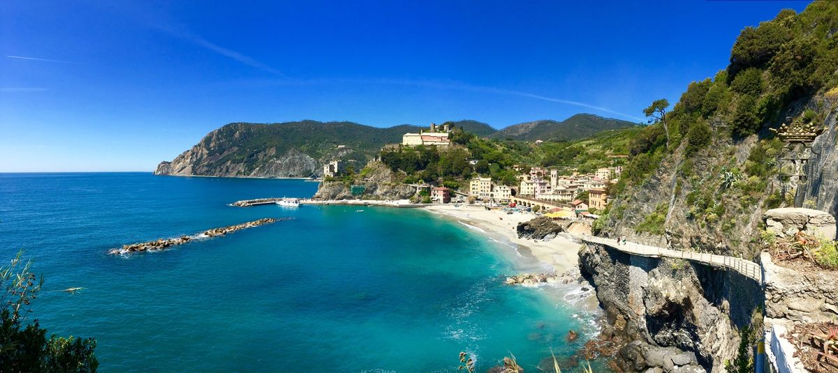 モンテロッソ•アル•マーレに到着。

海外あるある、妻のリモアのホイールが...