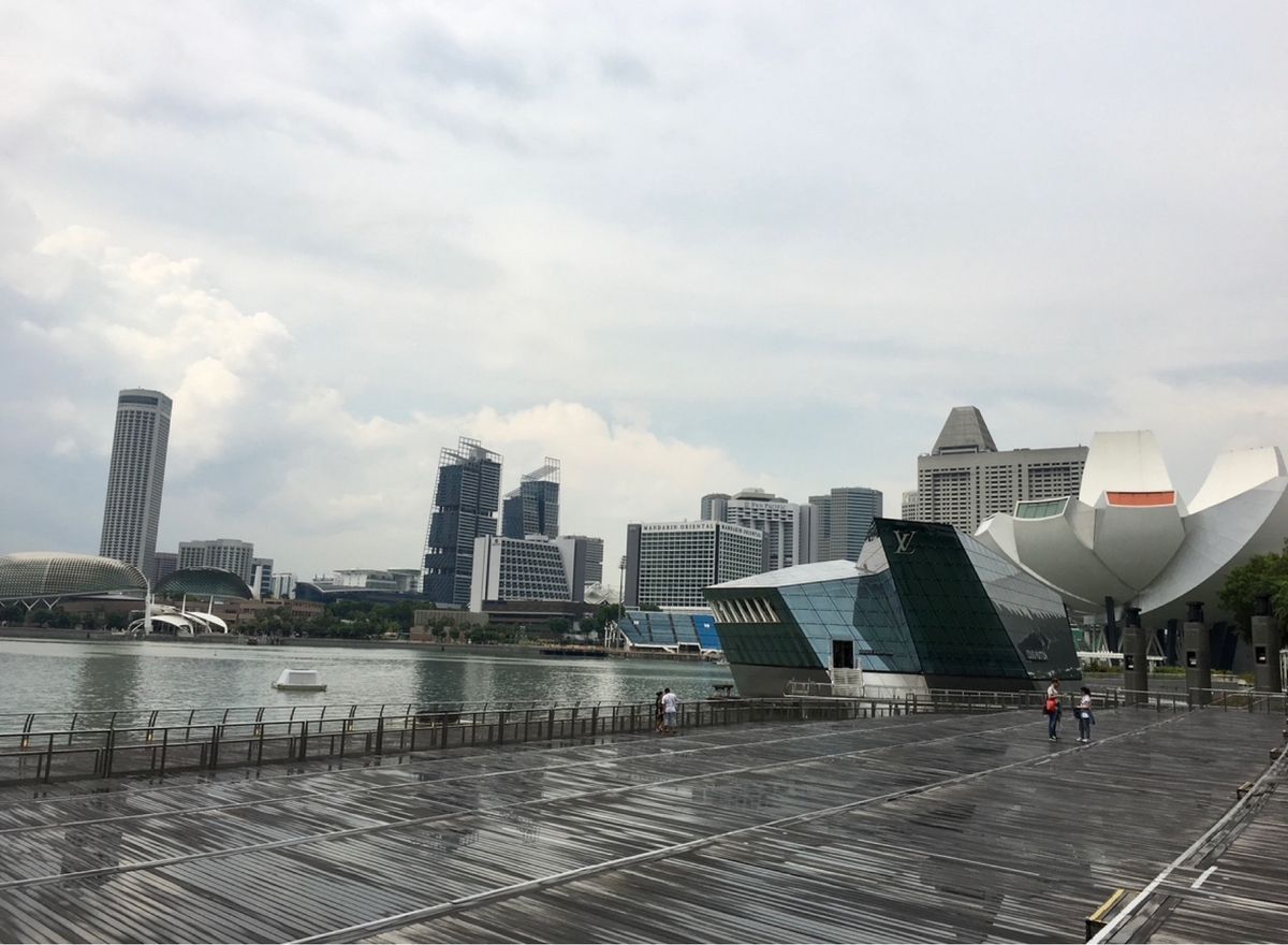 オーチャードロードからマリーナベイサンズ方面へ