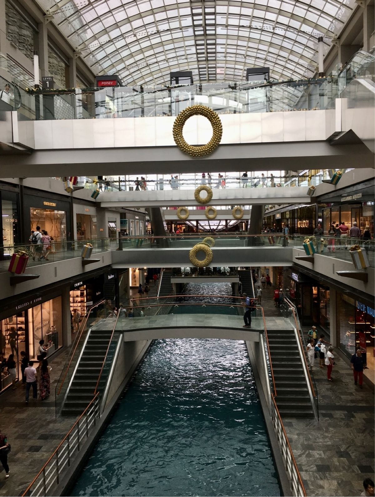 オーチャードロードからマリーナベイサンズ方面へ