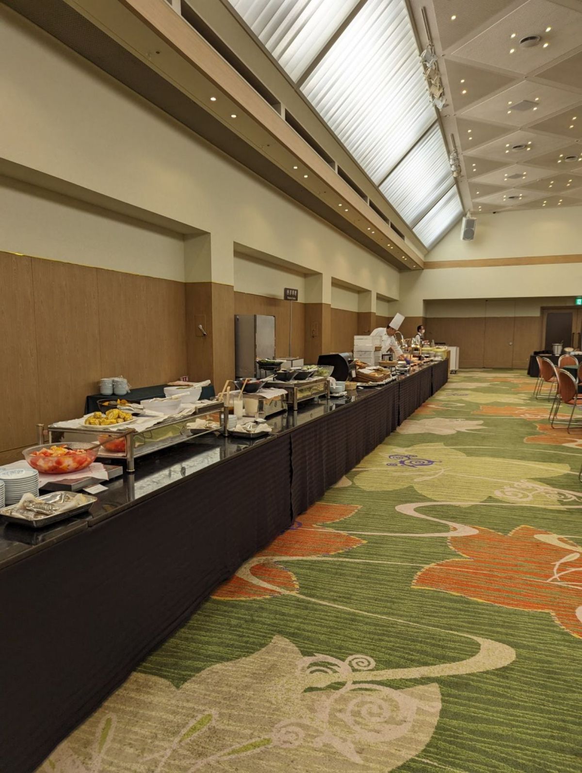 朝食会場は長野

軽井沢プリンスホテルはレストランめちゃ混む。夕食なんかは...