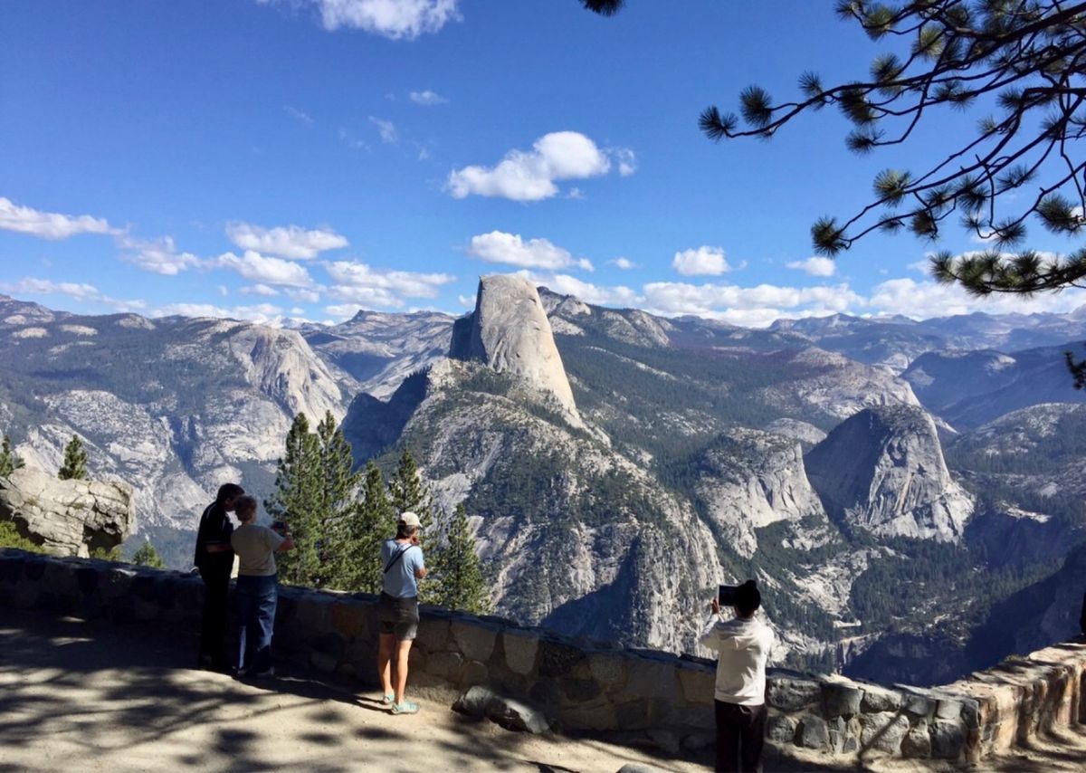 グレーシャーポイントからハーフドームを望む