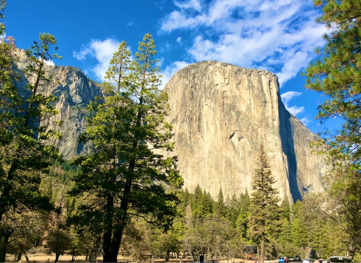 MAC OSの名前にもなったエル•キャピタン。

世界一の一枚岩で有名。