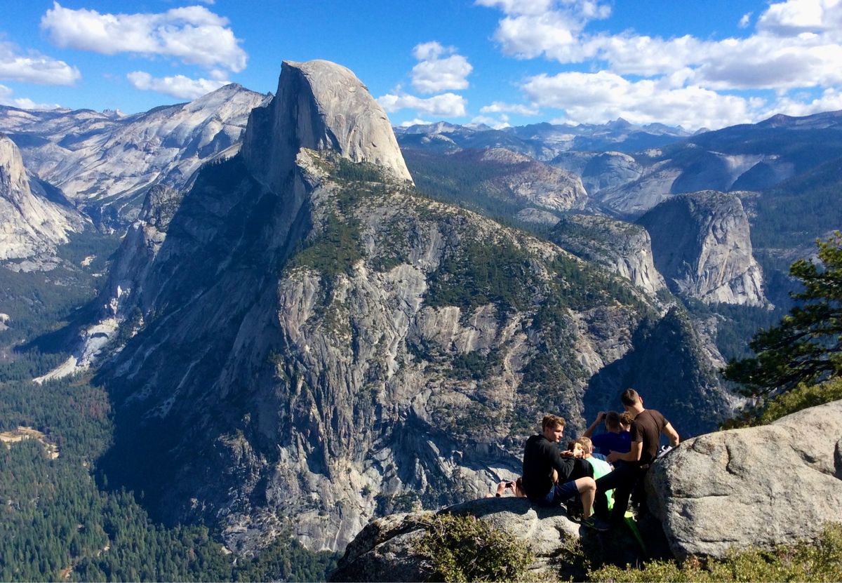 グレーシャーポイントからハーフドームを望む