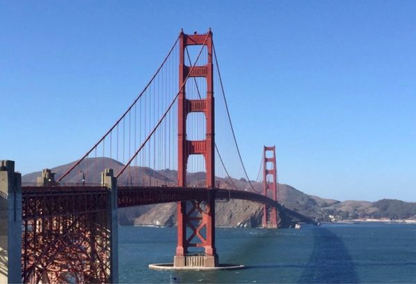 アメリカ(米国)・サンフランシスコ「NRT ✈︎ HKG ✈︎ SFO ⛐ Yosemite ⛐ SFO ✈︎ HKG ✈︎ NRT」の写真：ゴールデンゲートブリッジ。強風で眼鏡を飛...