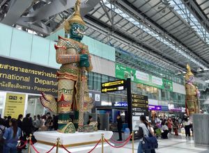 いつも通り、香港経由で成田に向かいます。