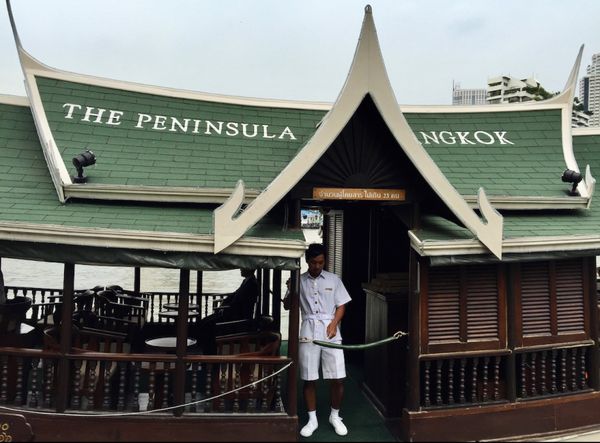 香港・跑馬地 Happy Valley「NRT ✈︎ HKG ✈︎ BKK ✈︎ HKG ✈︎ NRT」の写真：ホテル専用のボートでランチへ。