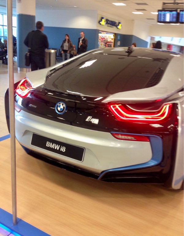 香港「NRT ✈︎ HKG ✈︎ CDG ✈︎ PRG ✈︎ FRA ✈︎ HKG ✈︎ NRT」の写真：ヴァーツラフ・ハヴェル空港に当時は最新の...