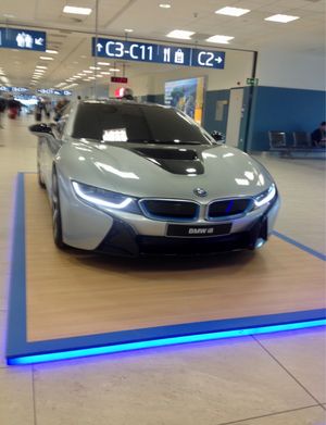 ヴァーツラフ・ハヴェル空港に当時は最新のBMWが。

ミッションインポッシ...