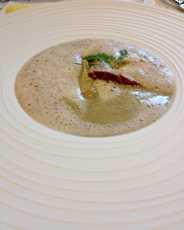 香港「NRT ✈︎ HKG ✈︎ CDG ✈︎ PRG ✈︎ FRA ✈︎ HKG ✈︎ NRT」の写真：料理は流石でした。