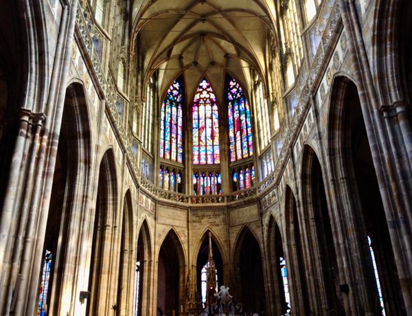 香港「NRT ✈︎ HKG ✈︎ CDG ✈︎ PRG ✈︎ FRA ✈︎ HKG ✈︎ NRT」の写真：城内のステンドグラス