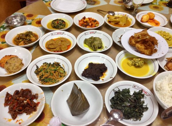 香港・跑馬地 Happy Valley「NRT ✈︎ HKG ✈︎ CGK ✈︎ HKG ✈︎ NRT」の写真：インドネシアと言えば、これ。
好きな皿の...