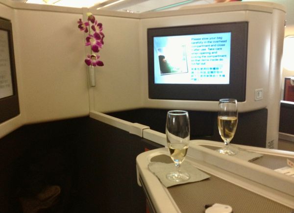 香港・跑馬地 Happy Valley「NRT ✈︎ HKG ✈︎ CGK ✈︎ HKG ✈︎ NRT」の写真