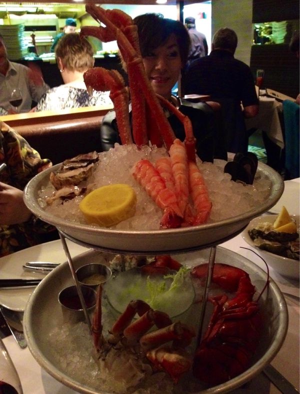 香港・跑馬地 Happy Valley「NRT ✈︎ HKG ✈︎ YVR ⛐ Whistler ⛐ YVR ✈︎ HKG ✈︎ NRT」の写真：夜はカナダ人妻の友人達と、シーフードレス...