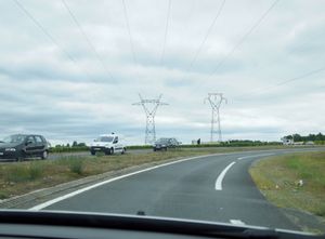 ボルドーに到着、レンタカーでポイヤックへ向かいます。