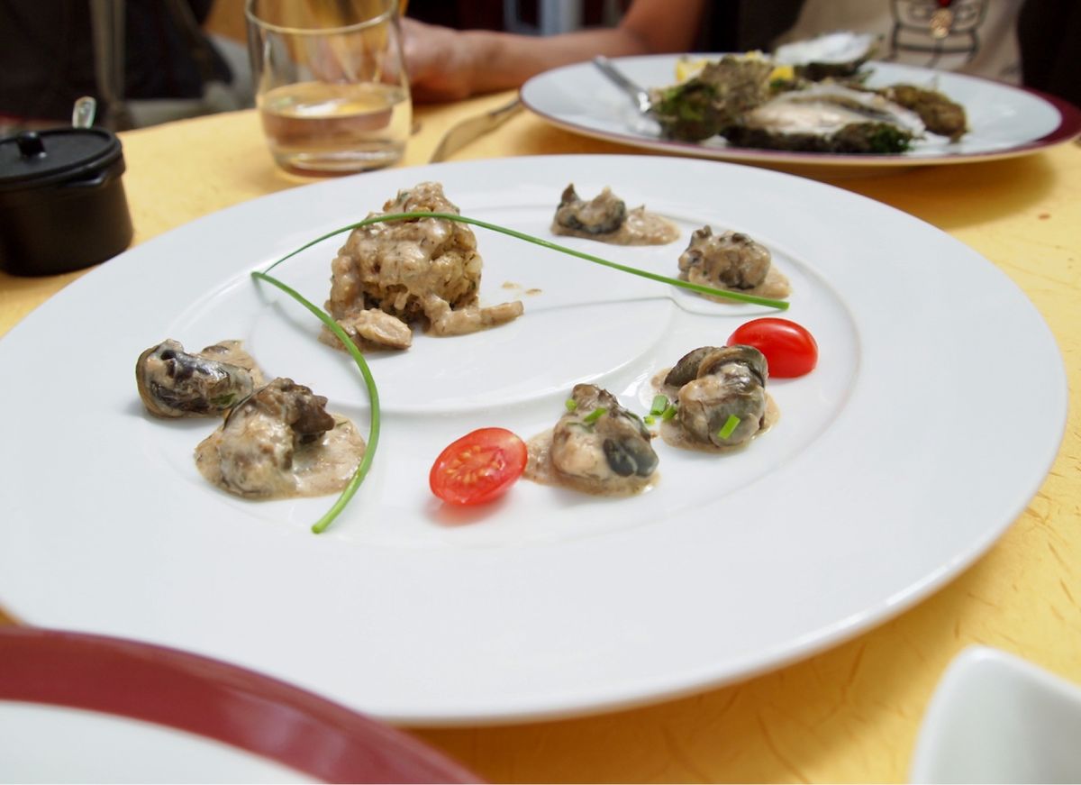 ボルドー駅に向かう前にランチ。