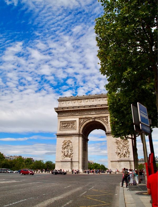 香港・跑馬地 Happy Valley「NRT ✈︎ HKG ✈︎ CDG 🚇 Bordeaux ⛐ Pauillac ⛐ Margaux 🚇 CDG ✈︎ HKG ✈︎ NRT」の写真：パリの街を散策。