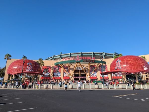 アメリカ(米国)・ロサンゼルス「LA旅」の写真：人生初の野球観戦です！
投球練習は迫力が...