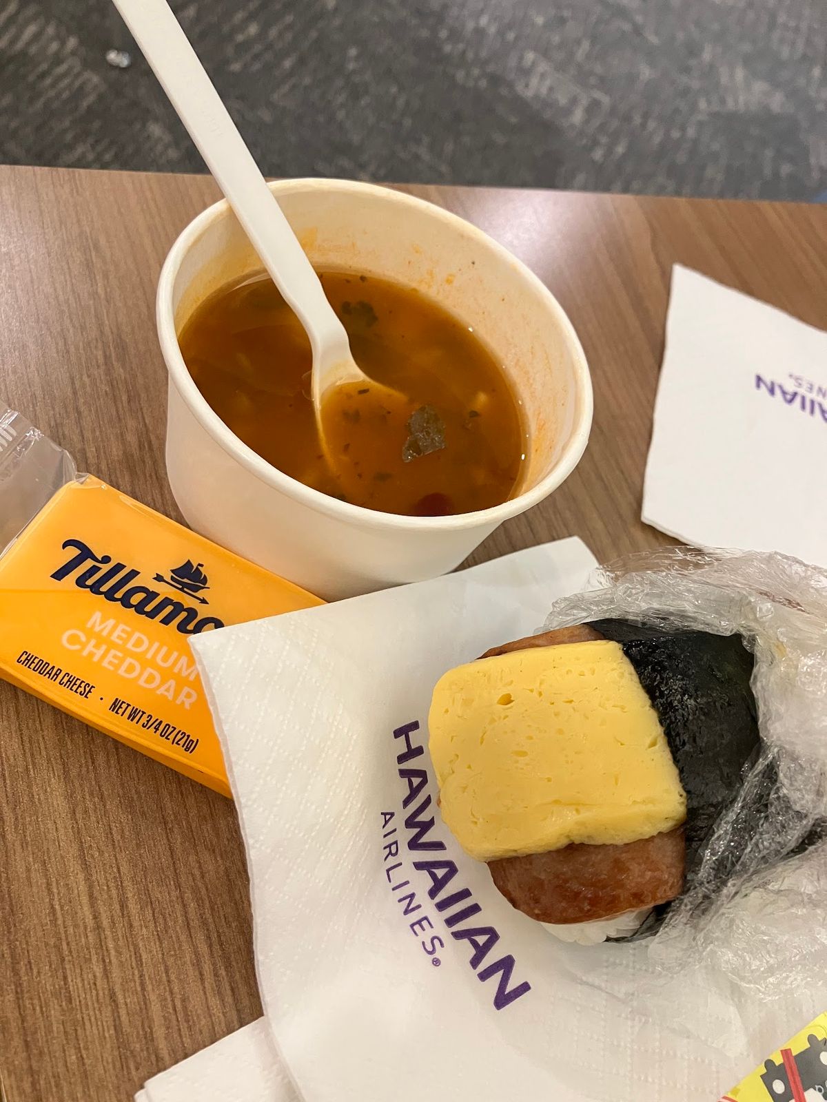 トランスファー中のご飯も気合いが入ります。
naluのアサイーボールとスム...