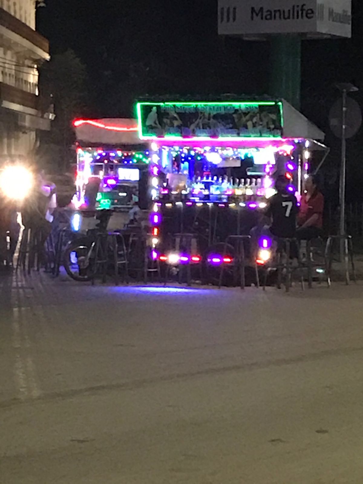 米ドルが好まれます。アンコールワットへの入場料は70ドルいかない程度です。