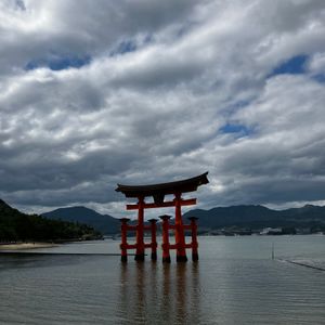 国内旅行はほぼご飯の写真だらけの中、数少ない普通の写真の被写体は厳島神社と...