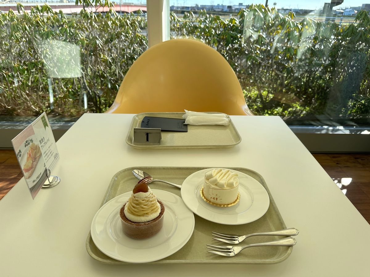 釧路
釧路湿原とタンチョウ鶴
釧路ラーメンと六花亭喫茶室